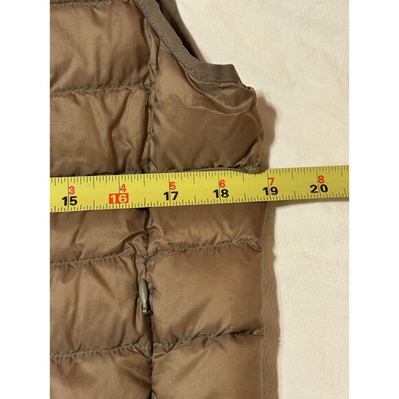 100% Down Puffer Vest by Uniqlo Ultra Light Women’s Small Puffer Vest EUC - Picture 6 of 7